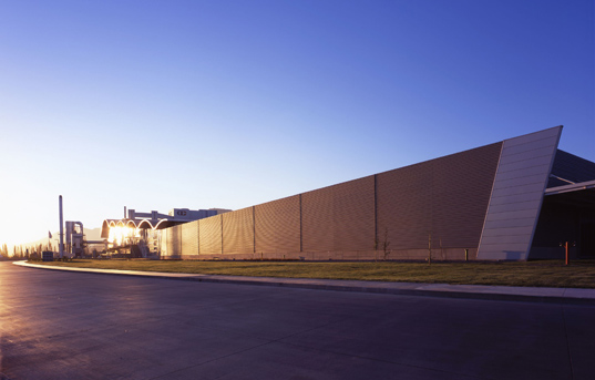 guillermo hevia, chile bottling plant, cristalchile bottling plant, sustainable architecture, passive solar architecture, energy efficient structure, green building, bioclimatic technology