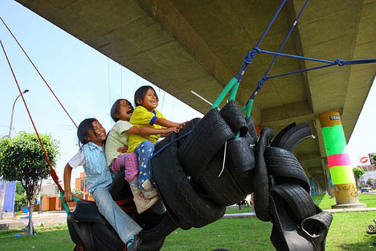 trainruinlimapark basurama, train ruins converted to park, green park, green park in lima, green design, green design for kids, recycled tire swings, ghost train park, Ruben Lorenzo, green kids, eco kids, green family, green parkgoing