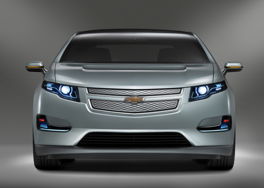 chevy volt sustainable design, green car, green transportation, GM, chevy volt, ev, phev, hybrid, nissan leaf, electric car, electric vehicle, green design