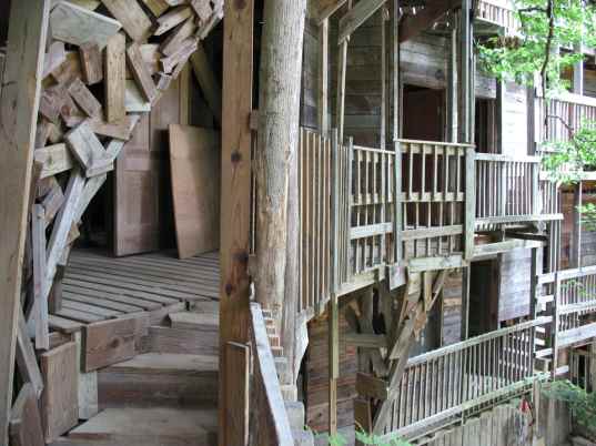 treehouse, world's largest, world's tallest, world's tallest treehouse, minister's treehouse, crossville, tennessee, reclaimed wood, recycled materials