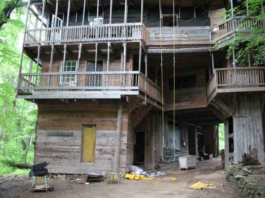 treehouse, world's largest, world's tallest, world's tallest treehouse, minister's treehouse, crossville, tennessee, reclaimed wood, recycled materials