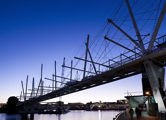 bridge, footbridge, brisbane, australia, solar power, solar-powered bridge, LED, LED lights, Cox Architects