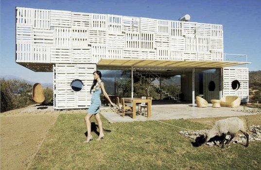 Manifesto House, Chile, Infiniski, James&Mau, Prefab, Prefab House, Prefab Friday, Shipping Container, shipping container architecture, recycled materials