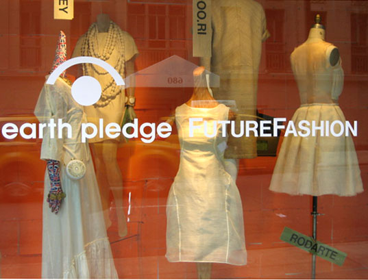 Earth Pledge FutureFashion, sustainable style, fibers textiles, eco-fashion, New York Fashion Week Fall 2008, Barneys New York, Sustainable Style Sunday, Ecofashion, green fashion, sustainable fashion, green fashion week 2008
