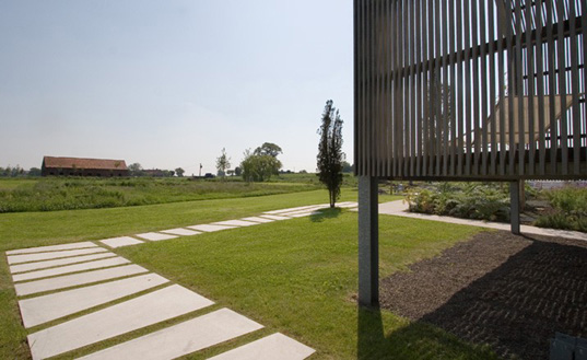 The Barn House, The Barn House Belgium, The Barn House Rita Huys, The Barn House Buro2, barn house, building reuse, sustainable building, sustainable building reuse, barnhouse3.jpg