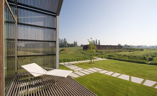 The Barn House, The Barn House Belgium, The Barn House Rita Huys, The Barn House Buro2, barn house, building reuse, sustainable building, sustainable building reuse, barnhouse4.jpg
