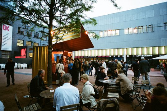 Froebe, shipping container, mobile shipping container bar, bar, mobile, recycled, upcycled