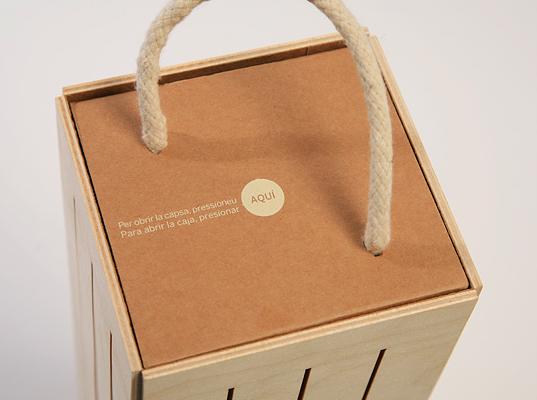 ciclus wine box packaging, sustainable design, green packaging, sustainable lighting, green lamp design, eco-friendly packaging, wine box lamp
