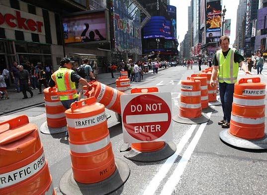 broadway, new york city, mayor bloomberg, broadway closes, traffic reduction, midtown, vehicles, emissions reduction