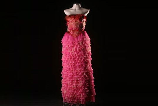 condom clothing, clothes made out of condoms, condom dresses, prophylactic clothing, aids awareness, recycled clothing, green clothing