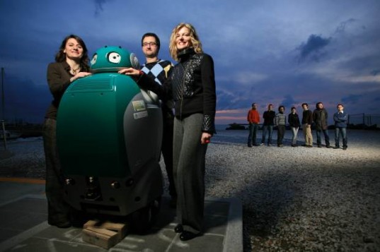 walle, dustbot, robot, italy, peccioli ,trash