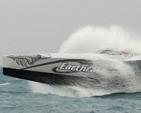 earthrace, bio-diesel boat, world record, record breaking, green transportation, peter bethune, carbon neutral