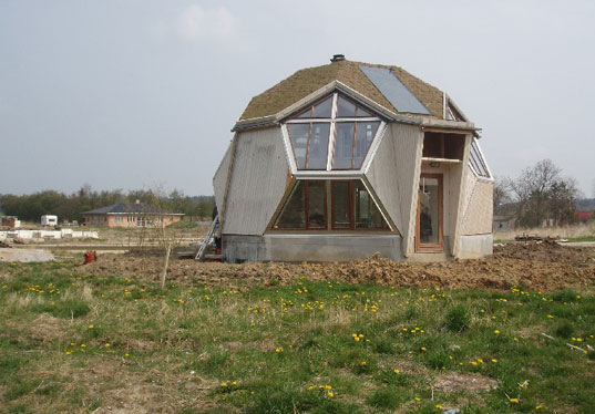 Easy Domes, sustainable homes, geodesic dome homes, geodesic homes, Kari Thomsen, Ole Vanggaard