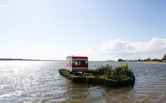 camping, popup city, floating camping, mysterious campground, floating campground, guerilla camping, sausalito almere, amsterdam