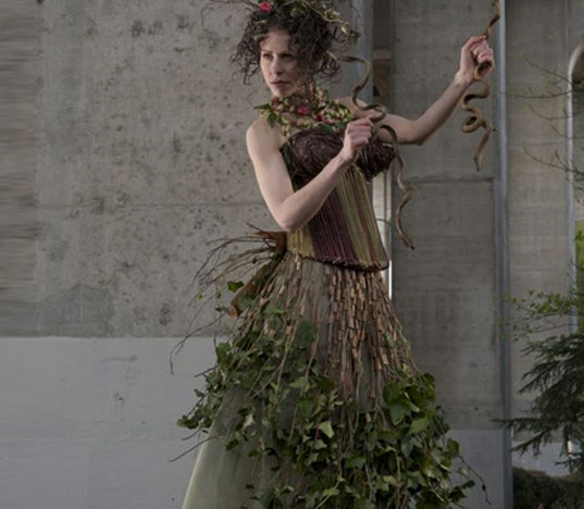 weedrobes, nicole dextras, clothing made from leaves, green fashion, sustainable fashion, green clothes, flower fashion, fashion trends