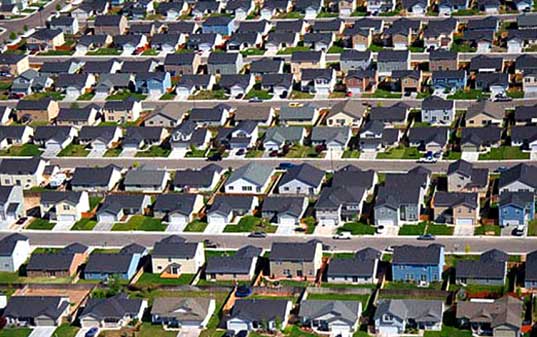 Uninventing Suburbia, Dot Earth Andrew Revkin, Dot Earth Suburbia, Suburbia and Sustainability, Suburbia and the American Dream, The End of Suburbia documentary film, Grist, Worldchanging, Worldchanging Alex Steffen, sustainable suburban planning, sustainable urban planning, suburban retrofilling