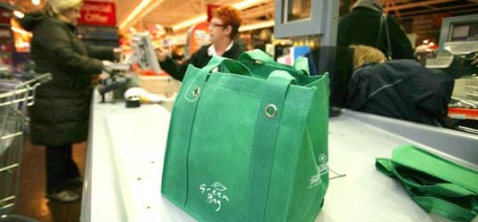 new york bans plastic bags, nyc green, michael bloomberg bans plastic, NYT on plastic bags, plastic bag ban, New York City bans plastic bags, United States plastic bag ban, NY plastic bag ban