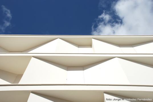 ocho casas inscritas y tres patios, eight inscribed houses and three courtyards, spanish architecture, world architecture festival, spain, barcelona, santamargarita, sustainable architecture, sustainable social architecture, passive design architecture, origami inspired housing