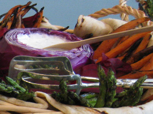 organic-dinner mother's day, green gift guide, eco gift guide, green mother's day gifts, presents, sustainable gifts, organic food, dinner, organic cooking