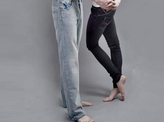 alanis morissette, reco jeans, green jeans, green clothing, sustainable jeans, Sustainable style, woody harrelson