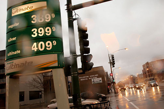 $4 a gallon, sky high gas prices, cost of fuel, death of suv, death of sport utility vehicles, green vehicles, rising fuel prices, end of suv, small car sales, automotive sales, suv sales plummet, suv sales decline, transportation, fuel efficiency, fuel efficient vehicles, ripsuv4.jpg