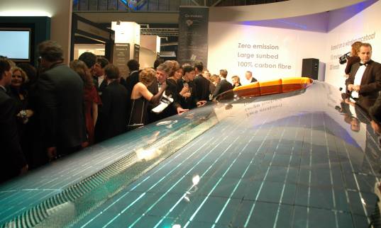 solar speedboat, Czeers Mk1 prototype, czeers solar speedboat, speerboat, solar boats, solar powered sea transportation, speedboat, solar speedboat video