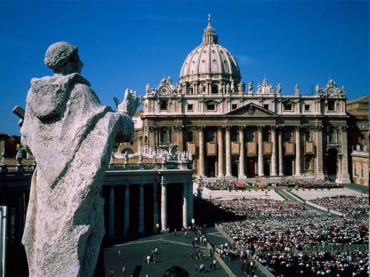 solar powered vatican, sustainable design, green design, renewable energy, europe's largest solar plant, solar power, photovoltaic panels, green pope, alternative energy