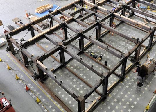 disaster proof design, eathquake proof house, wooden earthquake proof house, popular mechanics, Hyogo Earthquake Engineering Research Center, richter scale,earthquake proof wood