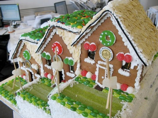holiday gingerbread house, gingerbread house poll, modern gingerbread house, holiday cooking, green gingerbread house, sustainable gingerbread house, eco-friendly building, green holiday fun, hok